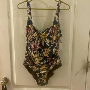 New with tags: Anne Cole multi-colored one piece swimwear size 8, never worn